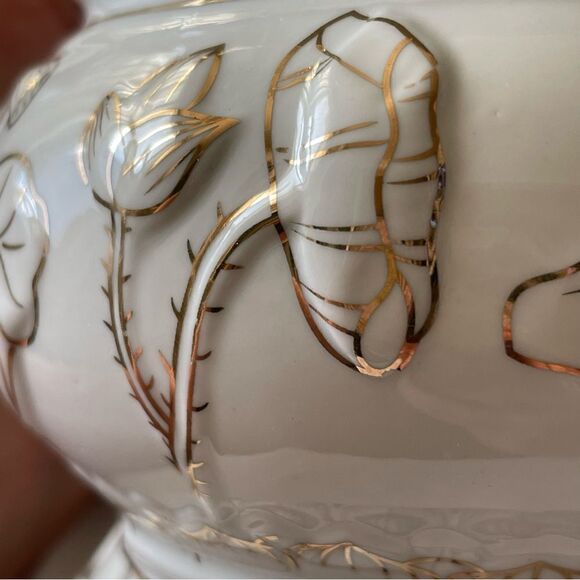 Small White and Gold lotus flower water Lily Ceramic pot planter or for Incense - Picture 6 of 16